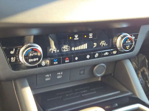 New 2026 Mitsubishi Outlander SEL image 26