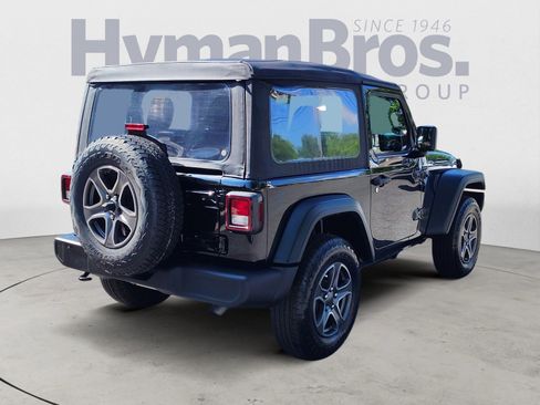 Used 2021 Jeep Wrangler Sport AWD/4WD image 3