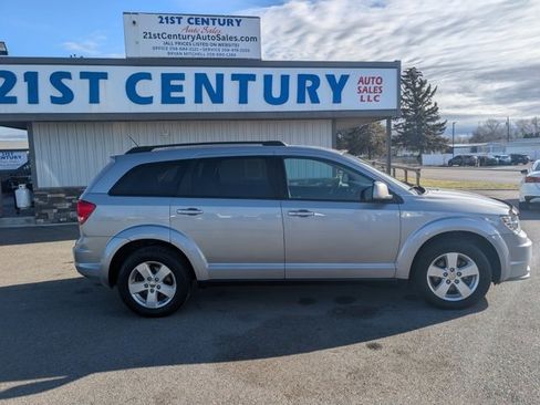 Used 2015 Dodge Journey SE image 17
