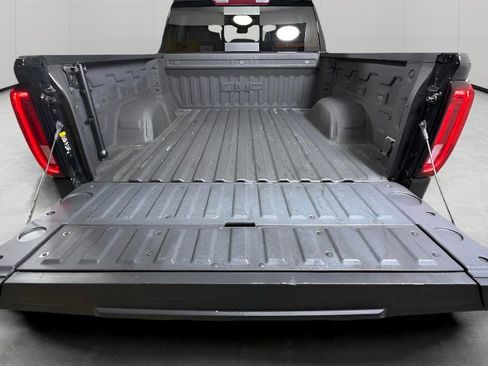 Used 2024 GMC Sierra 1500 SLT AWD/4WD image 30