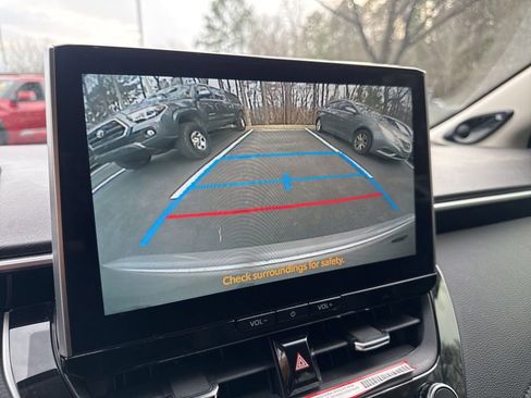 Used 2025 Toyota Corolla XLE image 5