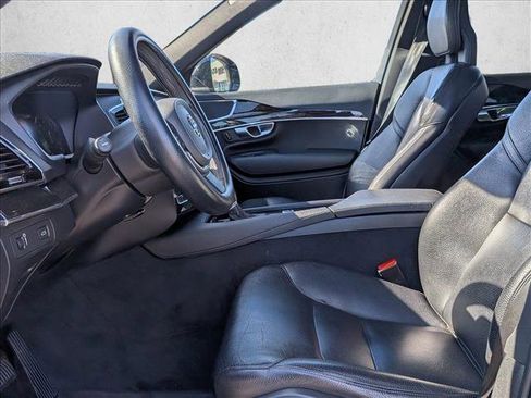 Used 2018 Volvo XC90 T6 Momentum w/ Convenience Package image 16