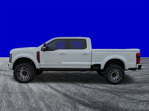 New 2026 Ford F250 Lariat w/ Black Appearance Package image 7