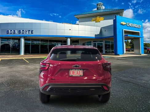 New 2026 Chevrolet Trax RS w/ Driver Confidence Package FWD image 4