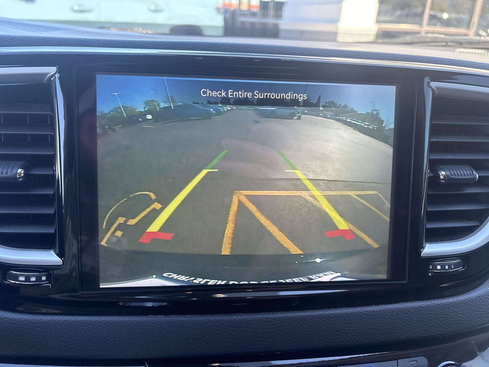 Used 2024 Chrysler Pacifica Touring-L FWD image 23