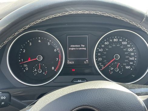 Used 2021 Volkswagen Tiguan SE w/ Panoramic Sunroof Package image 11