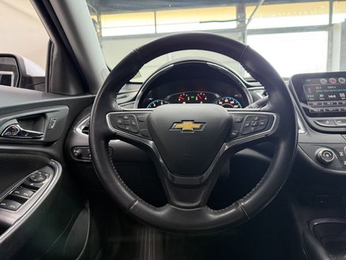 Used 2018 Chevrolet Malibu LT image 13