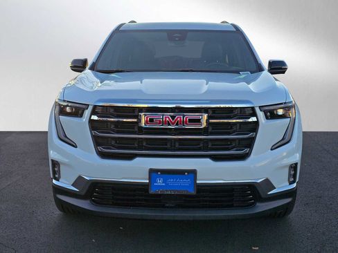 Used 2024 GMC Acadia Elevation image 8