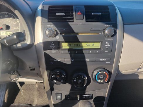 Used 2010 Toyota Corolla LE image 21