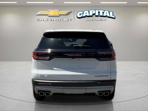 Used 2025 GMC Acadia Elevation FWD image 4