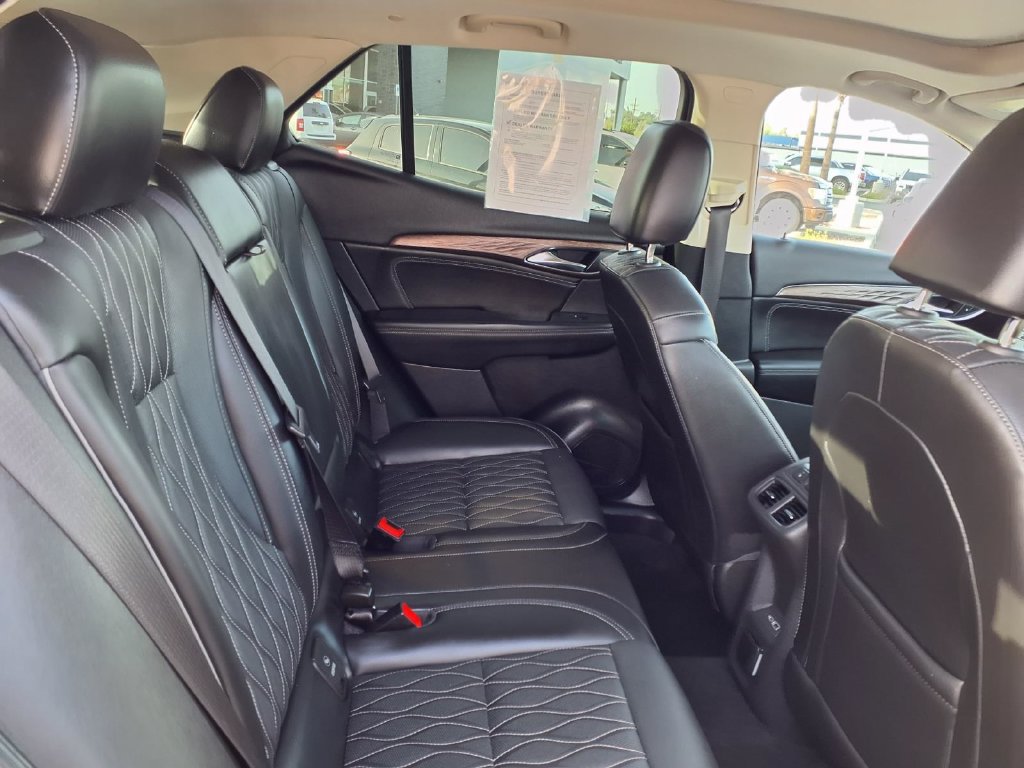 Used 2023 Buick Envision Avenir AWD/4WD image 21