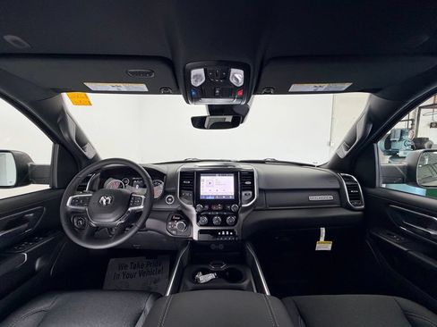 New 2026 RAM 1500 4x4 Crew Cab image 10