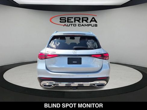 Used 2024 Mercedes-Benz GLC 300 4MATIC image 5
