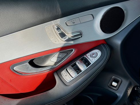 Used 2021 Mercedes-Benz GLC 300 image 22