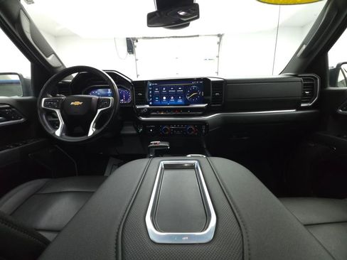 Used 2022 Chevrolet Silverado 1500 LTZ w/ LTZ Premium Package image 2