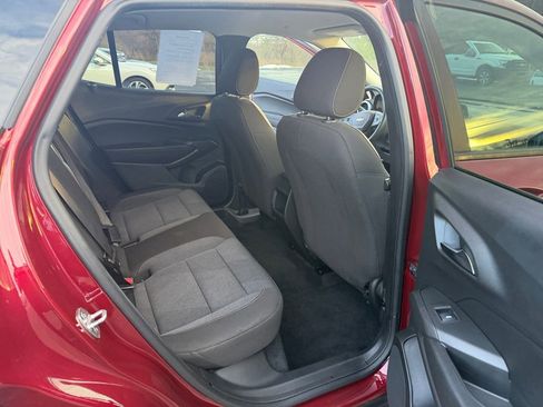 Certified 2024 Chevrolet Trax LS w/ LS Convenience Package FWD image 3