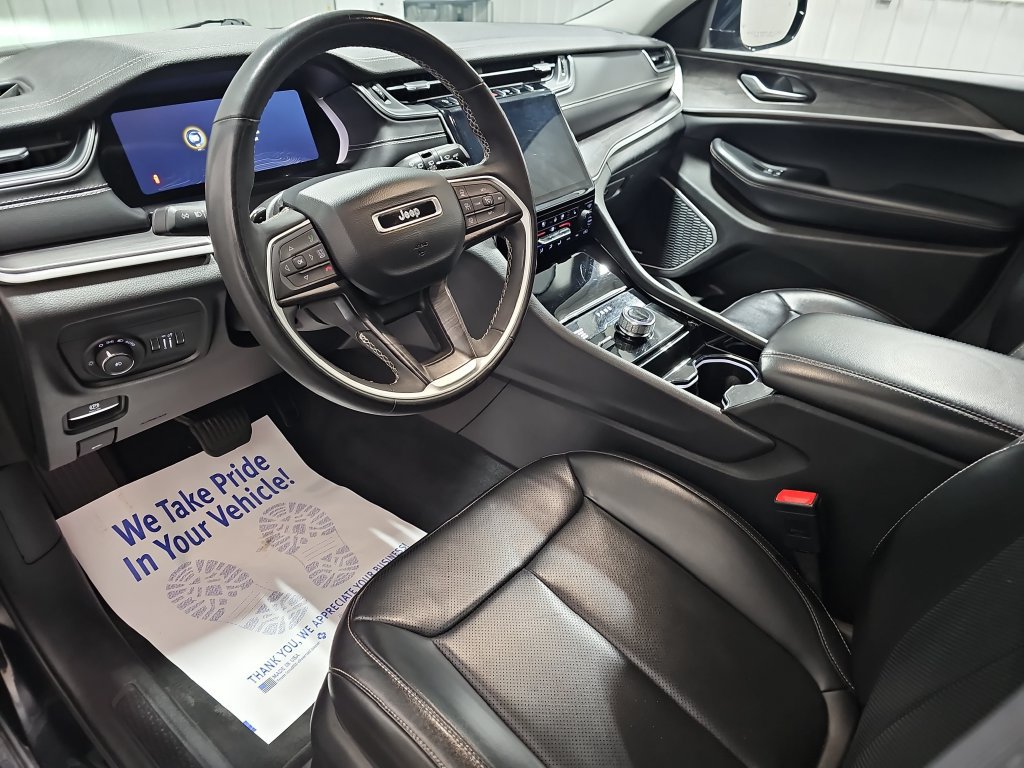 Used 2023 Jeep Grand Cherokee L Limited w/ Luxury Tech Group II AWD/4WD image 18