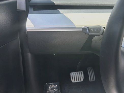 Used 2022 Tesla Model Y Performance AWD/4WD image 16