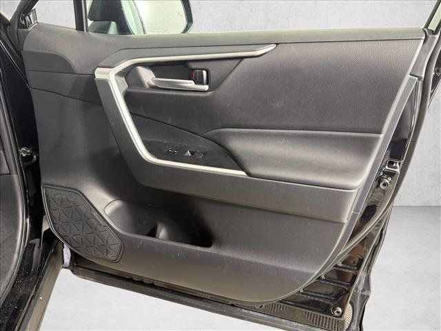 Used 2024 Toyota RAV4 SE AWD/4WD image 14