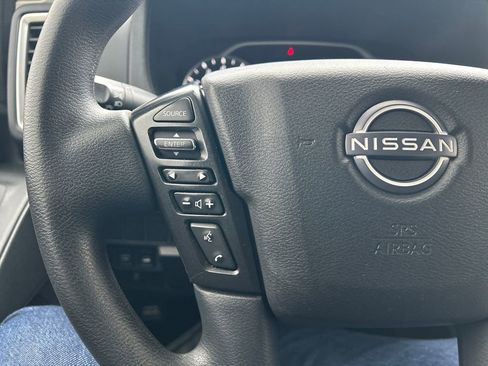 Used 2023 Nissan Frontier SV image 13