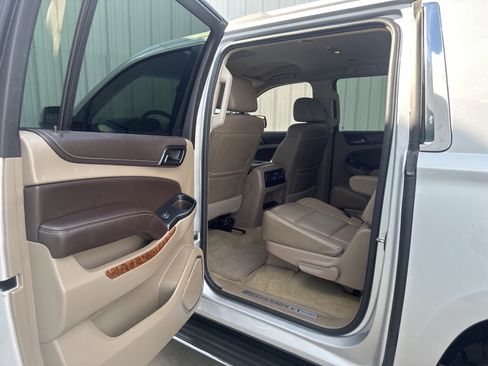 Used 2018 Chevrolet Suburban Premier AWD/4WD image 11