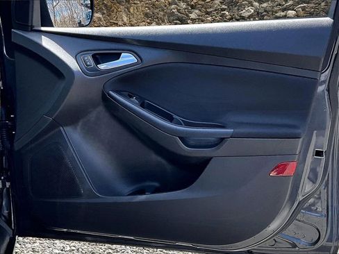 Used 2016 Ford Focus SE image 21