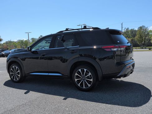 New 2026 Nissan Pathfinder Platinum AWD/4WD image 7