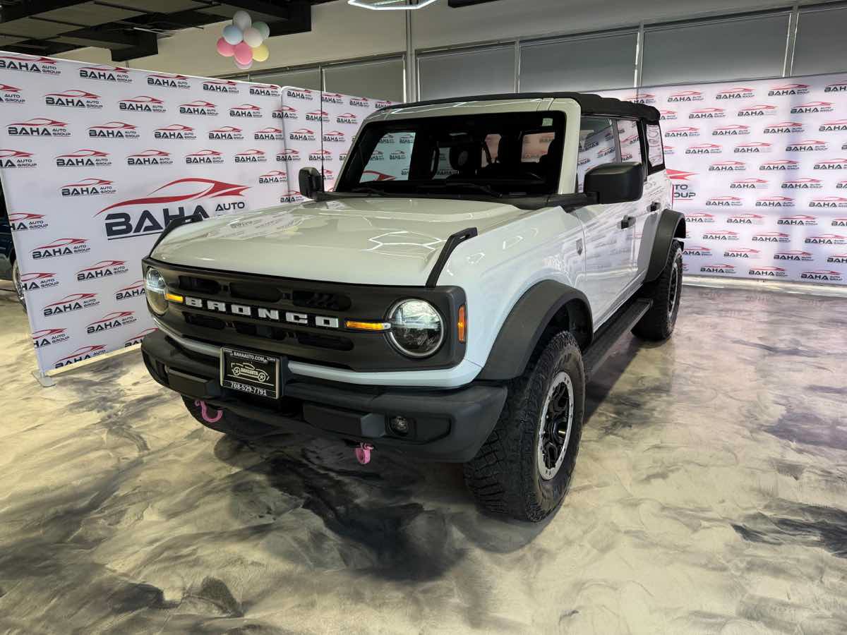 Used 2022 Ford Bronco Big Bend w/ Sasquatch Package AWD/4WD image 2