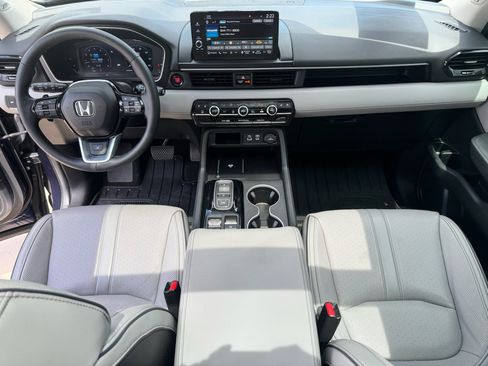 Certified 2025 Honda Pilot Elite image 2