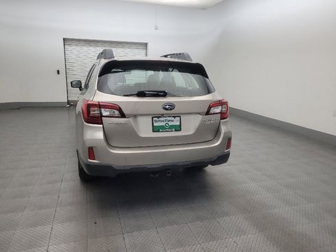 Used 2017 Subaru Outback 2.5i AWD/4WD image 6