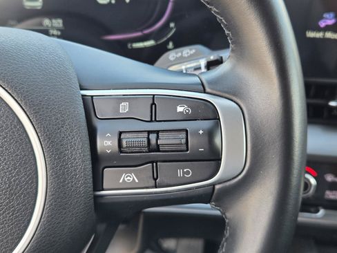 Used 2023 Kia Sportage EX FWD image 17