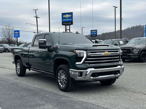 Used 2026 Chevrolet Silverado 2500 LTZ w/ LTZ Premium Package image 1