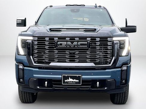 Used 2024 GMC Sierra 3500 Denali Ultimate image 2