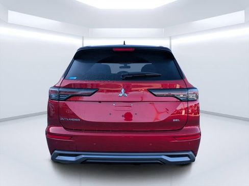 New 2025 Mitsubishi Outlander SEL image 4