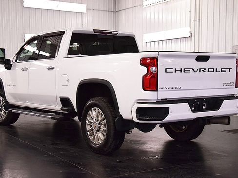 Used 2021 Chevrolet Silverado 2500 High Country w/ Z71 Off-Road Package image 5