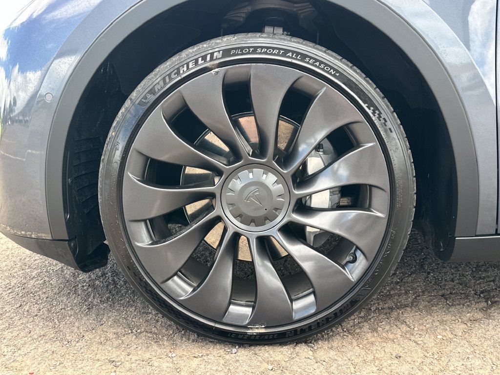 Used 2021 Tesla Model Y Long Range AWD/4WD image 11