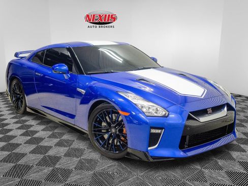 Used 2020 Nissan GT-R Premium image 1