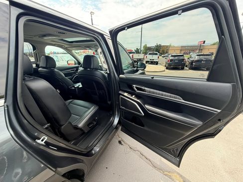 Used 2024 Kia Telluride EX w/ EX Captain's Chair Package AWD/4WD image 24