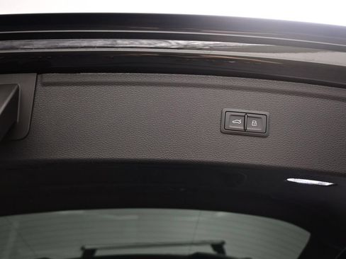 Used 2024 Audi Q5 2.0T Premium w/ Convenience Package AWD/4WD image 45