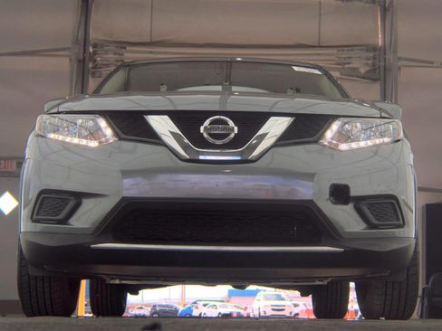 Used 2016 Nissan Rogue S image 3