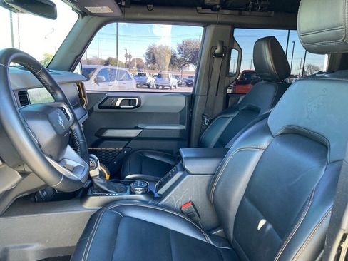 Used 2023 Ford Bronco Badlands w/ Sasquatch Package image 9