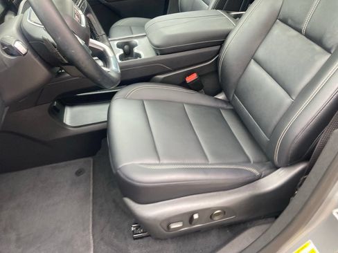 Certified 2024 GMC Acadia Elevation w/ Luxury Package AWD/4WD image 33