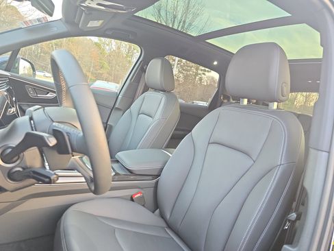 Certified 2025 Audi Q7 2.0T Premium w/ Convenience Package image 15