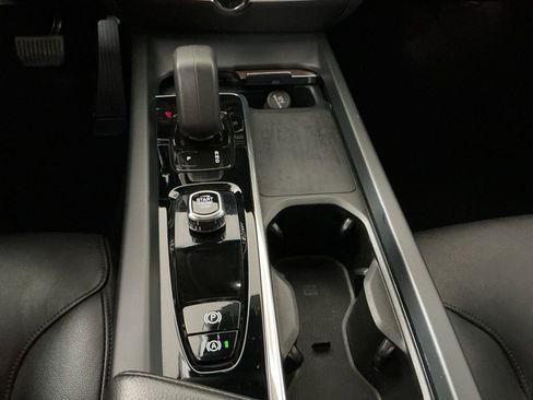 Used 2022 Volvo S60 B5 Inscription image 14