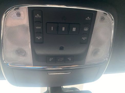 Used 2015 Jeep Grand Cherokee Summit image 25