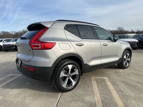 Certified 2023 Volvo XC40 B5 Plus w/ Climate Package image 9