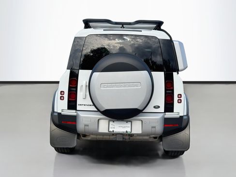 Used 2022 Land Rover Defender 110 S AWD/4WD image 4