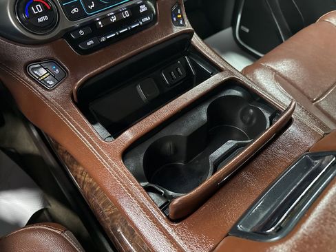 Used 2018 Chevrolet Suburban Premier image 44