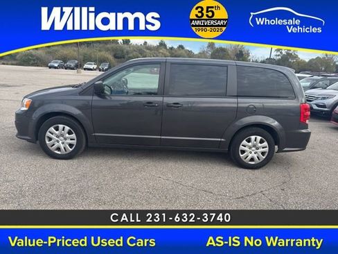 Used 2019 Dodge Grand Caravan SE w/ Rear Park Assist Package image 1