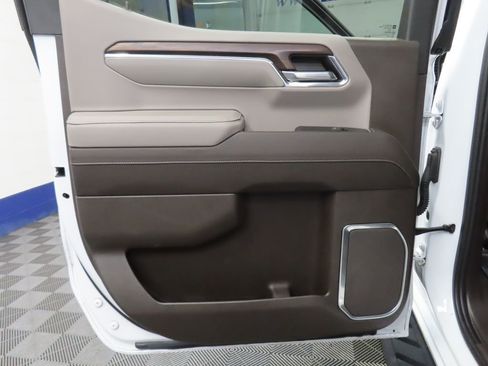 Used 2023 GMC Sierra 1500 SLT w/ SLT Convenience Package image 59